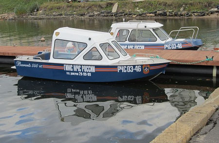 Вариант лодки с полурубкой «Barents 540 HT»
