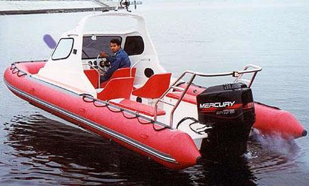 Кокпит лодки «Стрингер 550Р»