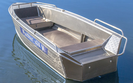 Корма лодки «Wyatboat 430»