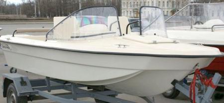 Стеклопластиковая моторная лодка «СКК Sorsa-440»