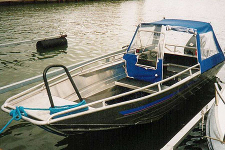 Лодка Мастер 500 с тентом