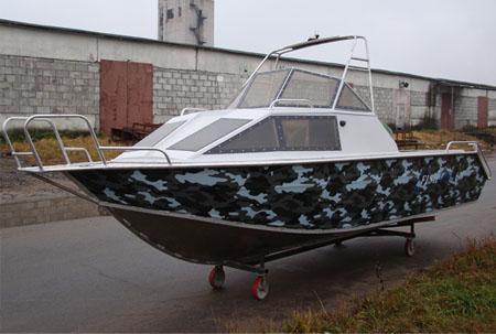 Моторная лодка с рубкой «Fishline 640»