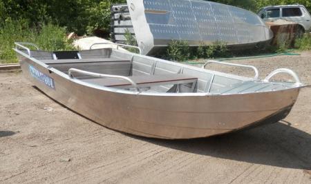 Легкая алюминиевая лодка «Вятка-Профи 32»